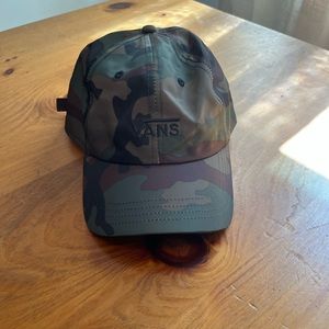 Vans baseball cap, adjustable, camo, perfect condition